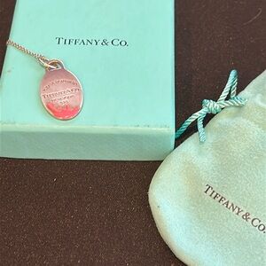 Tiffany & Co Return to Color Splash Oval Tag 20” Necklace Silver 925 Pink Enamel